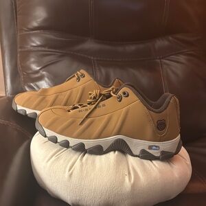 K-Swiss Men's Tan Sneakers